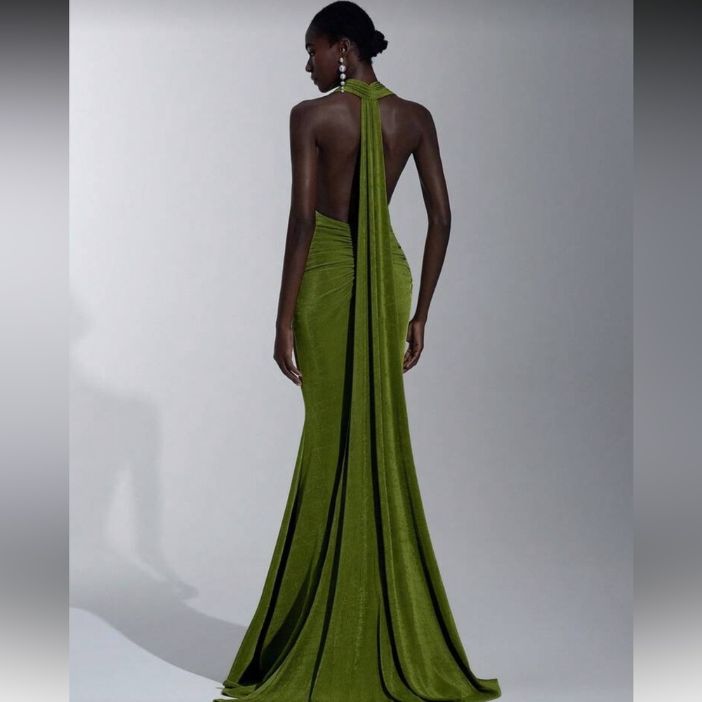 ❌SOLD❌NWOT Elegant Green Evening Gown